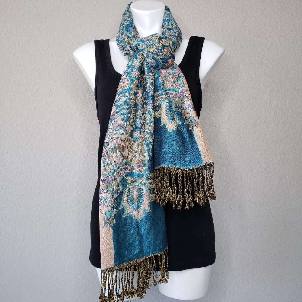 Italian Thred Scarf